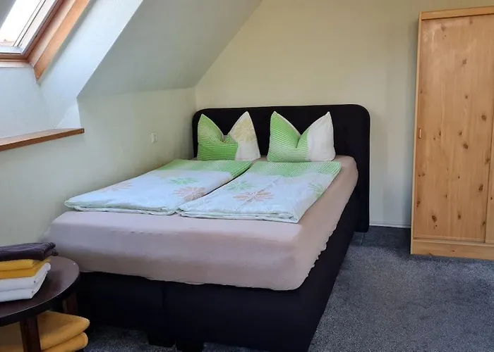 Schoene Mit Kostenlosem Parkplatz Lejlighed
